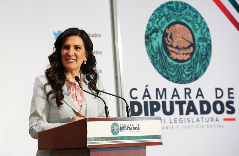 Kenia López Rabadán redefine la lealtad a México desde San Lázaro