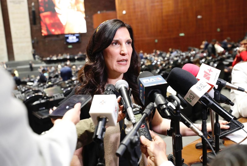 Kenia López Rabadán cuestiona promoción en revocación de mandato