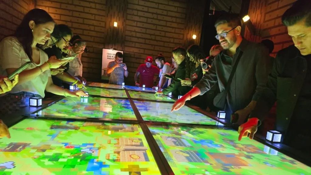 Minecraft Experience llega a la CDMX: rescata aldeanos y sobrevive al Nether