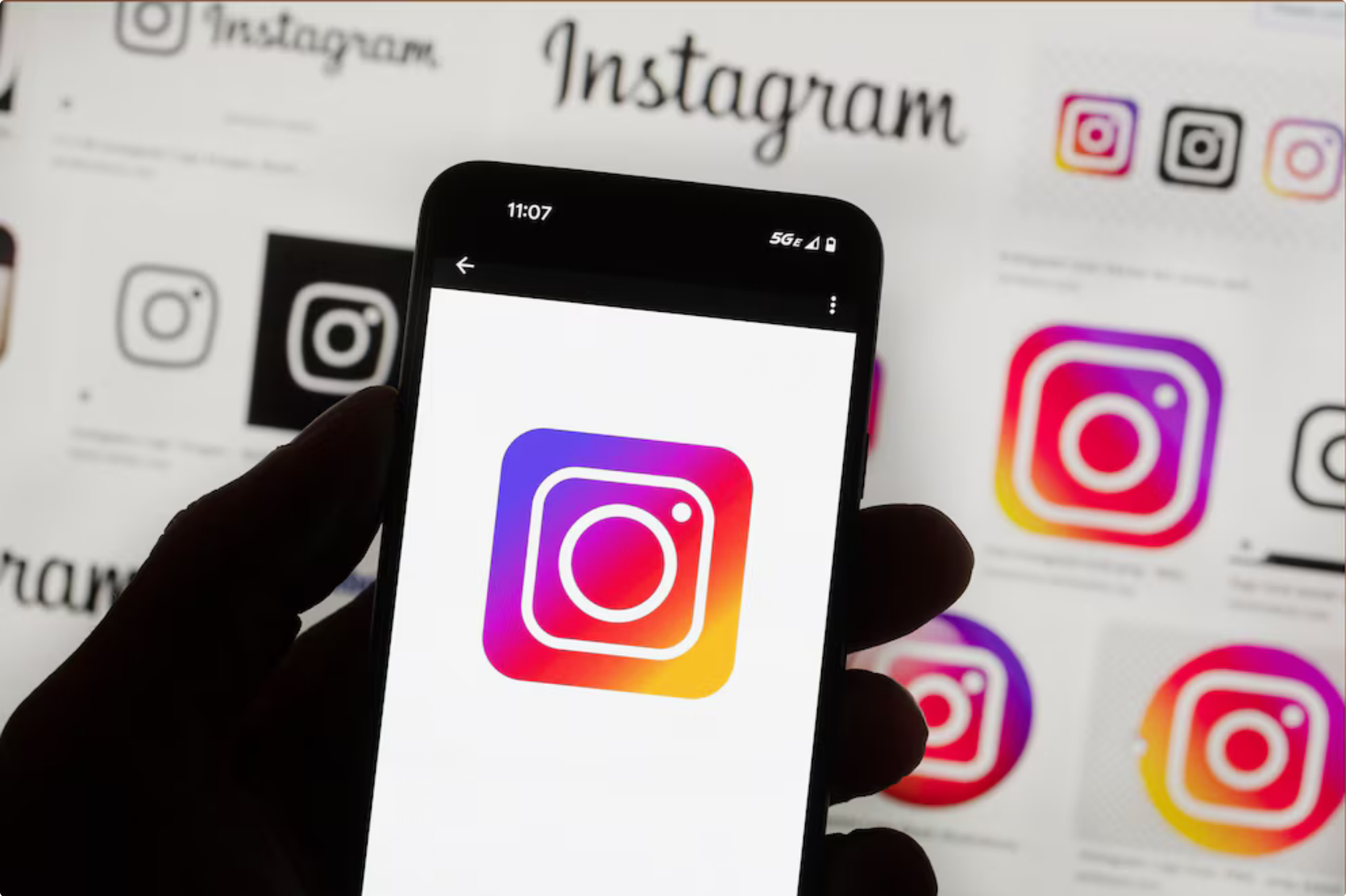 Dirty Flash: el filtro viral de Instagram que convierte selfies en fotos vintage de estudio