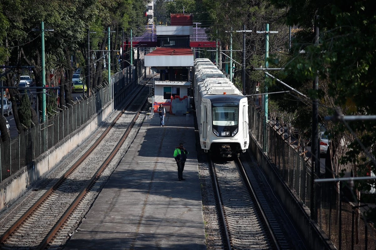 Tren Ligero seguirá operando con normalidad: posponen obras en terminal Tasqueña